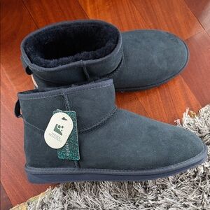 EMU Australia dark navy water resistant Suede Ankle Boots women’s size 11